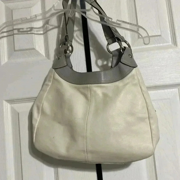 Gray & cream vintage coach shoulder bag - Picture 10 of 16